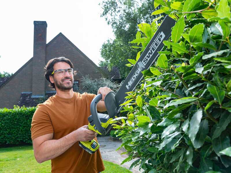 Cortasetos de bater&iacute;a RYOBI RY18HT45A-0 - 18 V - 2 Ah - 45 cm - SIN BATER&Iacute;AS NI CARGADOR