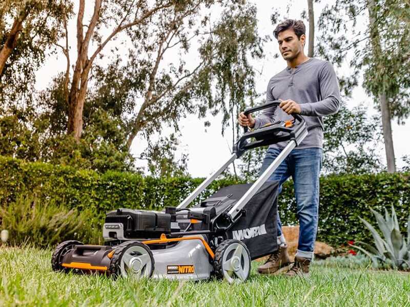 Cortac&eacute;sped autopropulsado de bater&iacute;a WORX NITRO WG761E - 80 V / 4 Ah - corte de 51 cm