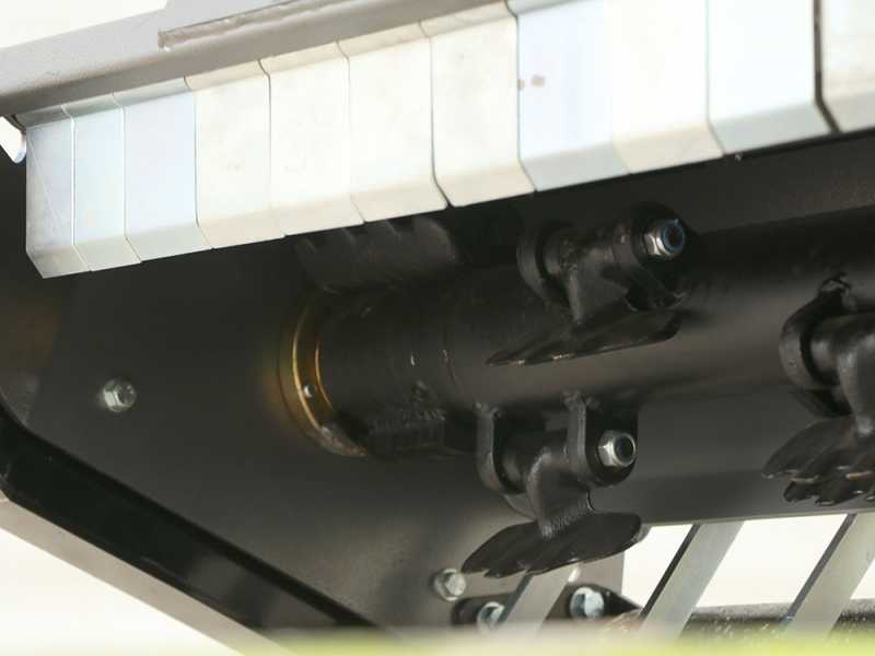 BlackStone BP-LA 180 Hydro - Trituradora lateral de brazo para tractor - Serie mediana-pesada