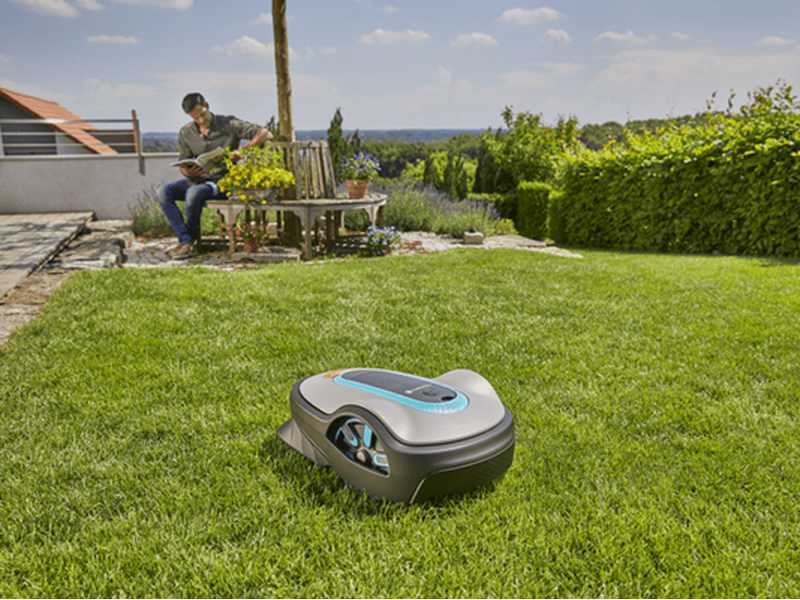 Robot cortac&eacute;sped Gardena SILENO life 1000 set Smart - Gesti&oacute;n Gardena Smart App - Superficie aconsejada 1000 m2