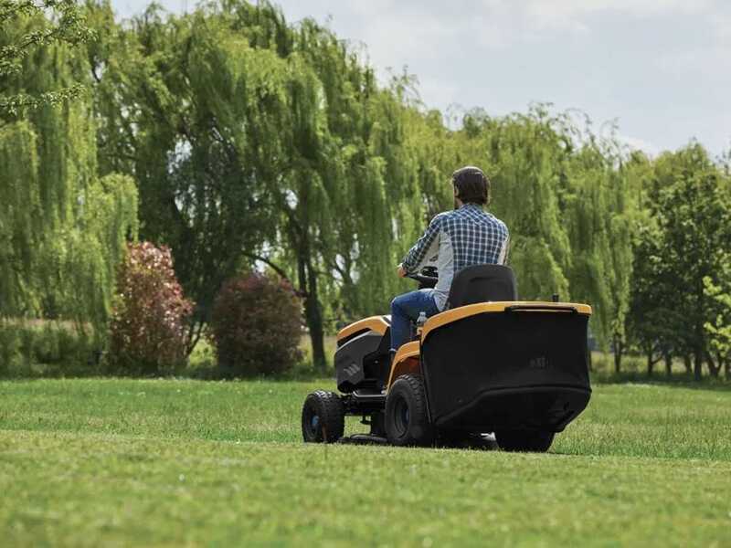 Stiga Estate 384e - Tractor cortac&eacute;sped de bater&iacute;a - Recogedor - Potencia 48V/30Ah