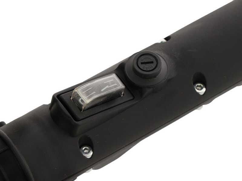 Vareador de aceitunas el&eacute;ctrico Paterlini V-UP - 12 V - P&eacute;rtiga telesc&oacute;pica 225 - 315 cm