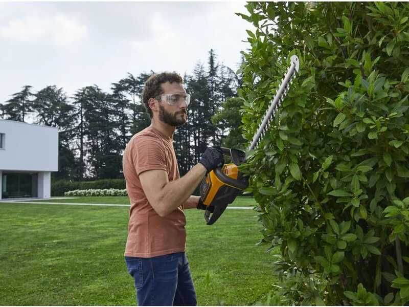 Cortasetos de bater&iacute;a STIGA HT 500e Kit - Cuchilla de 58 cm - Bater&iacute;a y cargador incluidos