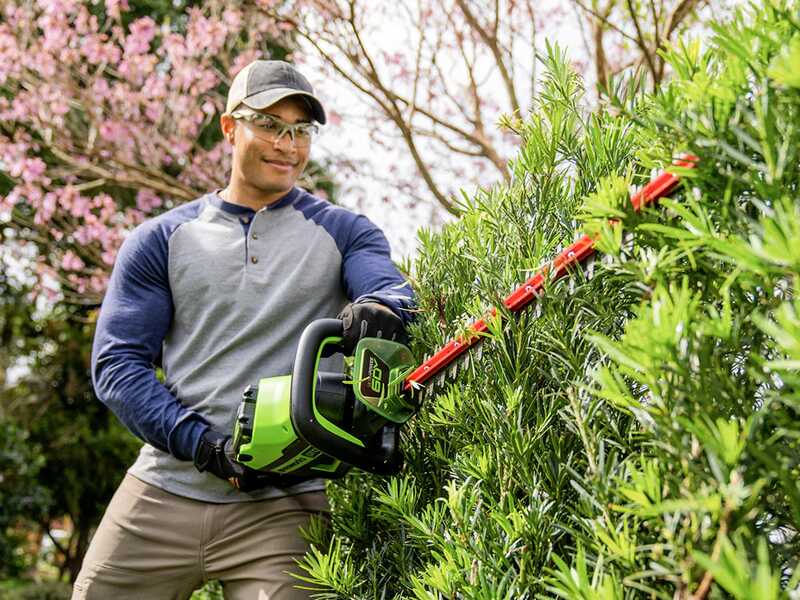 Greenworks GD60HT66 - Cortasetos el&eacute;ctrico de bater&iacute;a con cuchilla de 66 cm - BATER&Iacute;A Y CARGADOR NO EST&Aacute;N INCLUIDOS