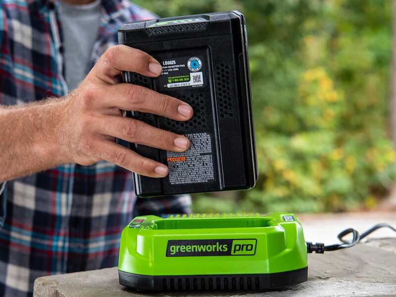 Greenworks GD60HT66 - Cortasetos el&eacute;ctrico de bater&iacute;a con cuchilla de 66 cm - BATER&Iacute;A Y CARGADOR NO EST&Aacute;N INCLUIDOS