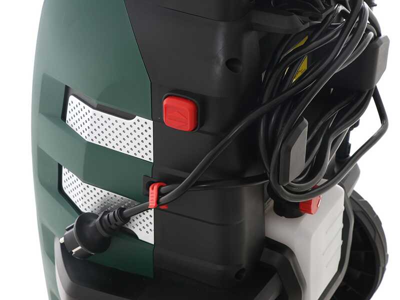 Hidrolimpiadora BOSCH AdvancedAquatak 160 - El&eacute;ctrica de agua fr&iacute;a 160 bar m&aacute;x.