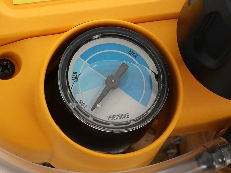 Hidrolimpiadora de agua fr&iacute;a DeWalt DXPW 002CE KART de 180 bar m&aacute;x-  510L/H caudal M&aacute;ximo - con carro amovible