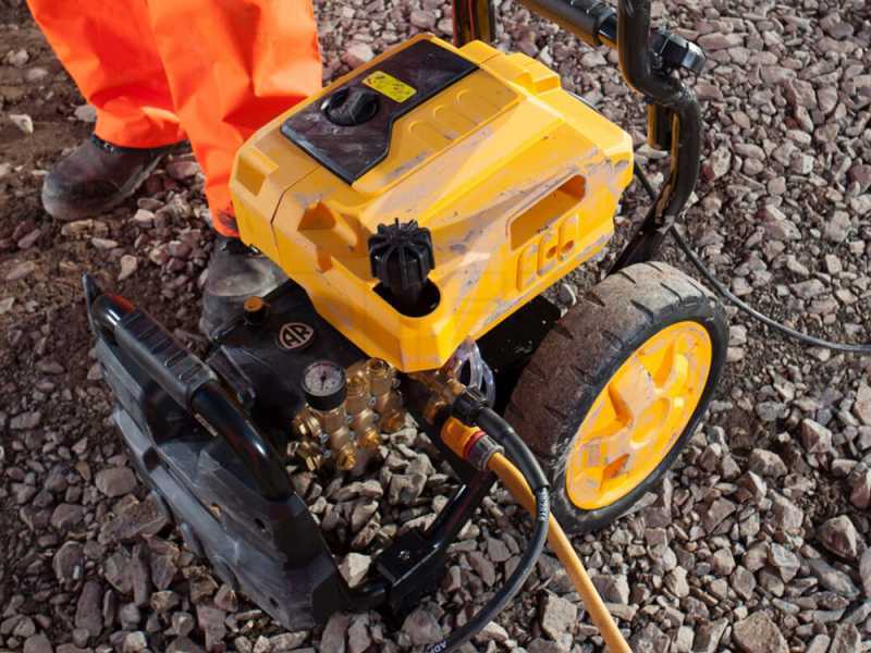 DeWalt DXPW 004E - Hidrolimpiadora monof&aacute;sica profesional - 120 bar - 600 l/h