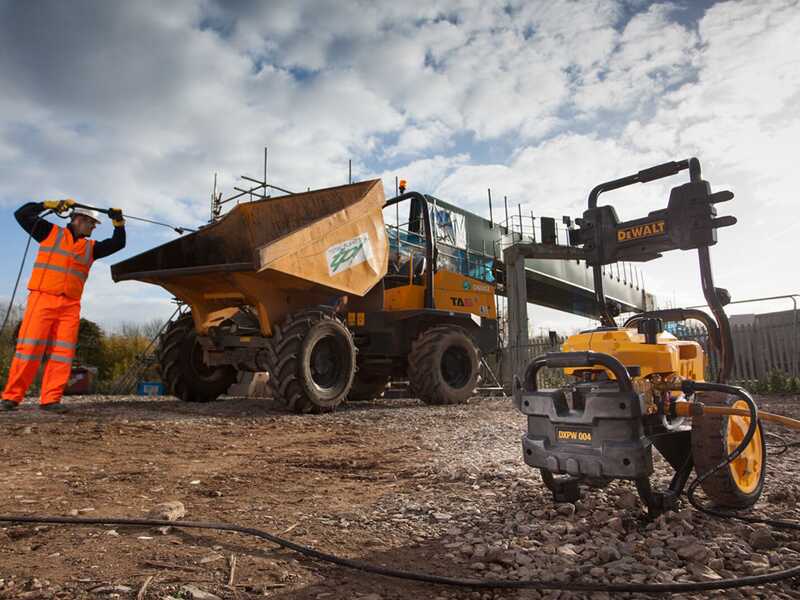 DeWalt DXPW 004E - Hidrolimpiadora monof&aacute;sica profesional - 150 bar - 600 l/h