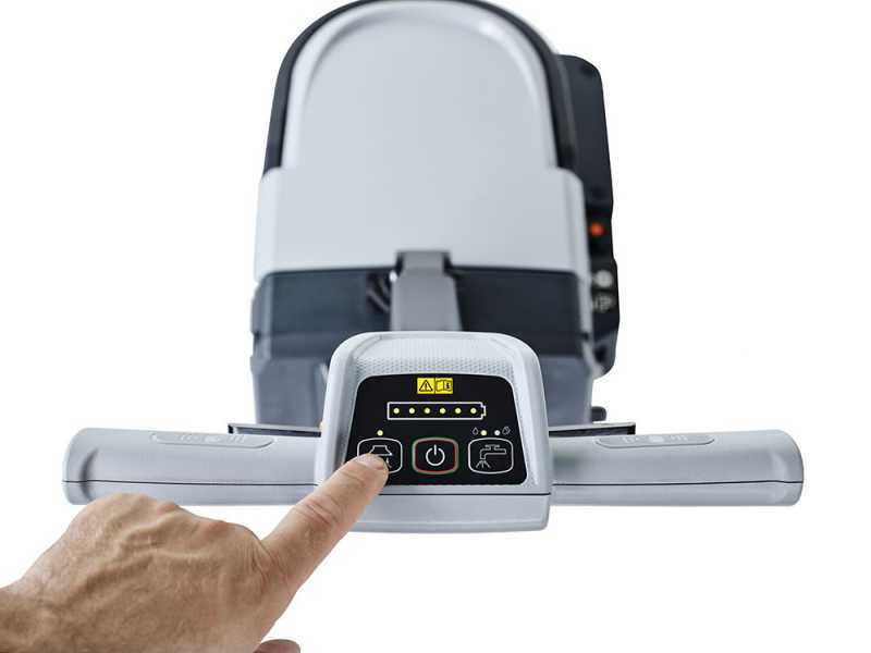 Fregadora de suelos de batería NILFISK SC 250 en Oferta AgriEuro