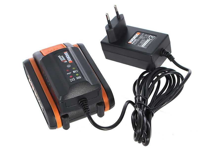 Podadora manual de bater&iacute;a Worx WG324E 20 V 2 Ah + p&eacute;rtiga