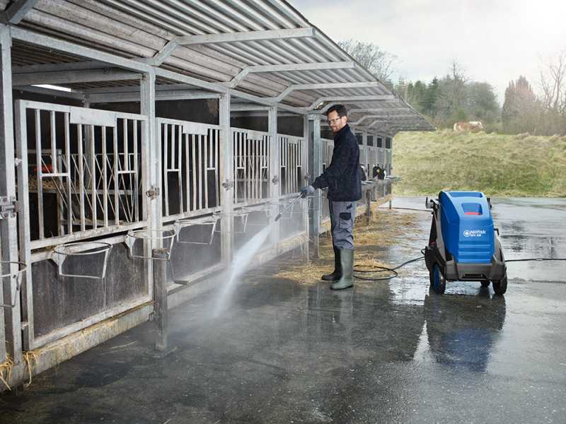 Hidrolimpiadora de agua caliente profesional trif&aacute;sica Nilfisk MH 5M