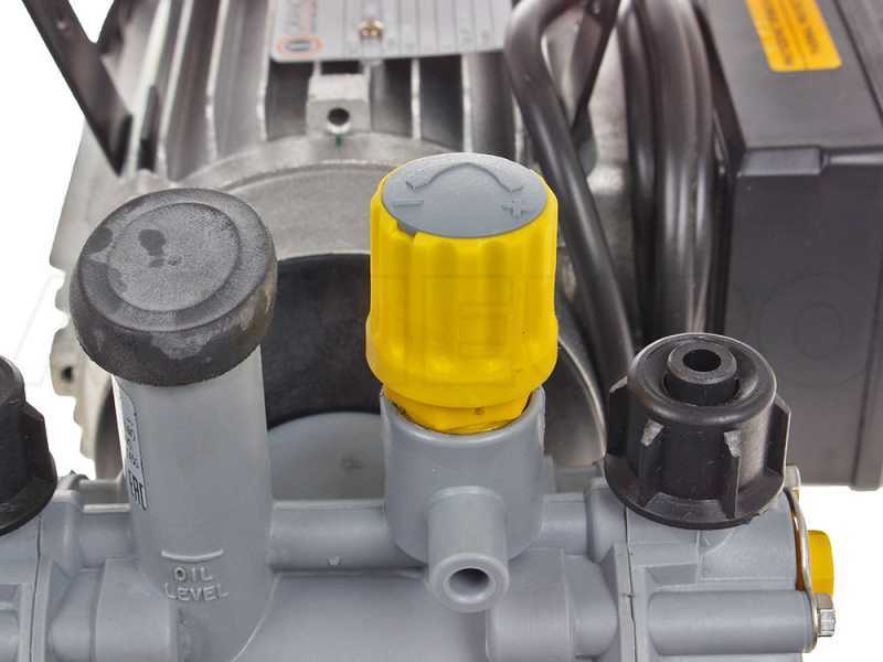 Motobomba de fumigaci&oacute;n el&eacute;ctrica Comet MTP MC8 EL MNF - versi&oacute;n para &aacute;cidos y productos qu&iacute;micos