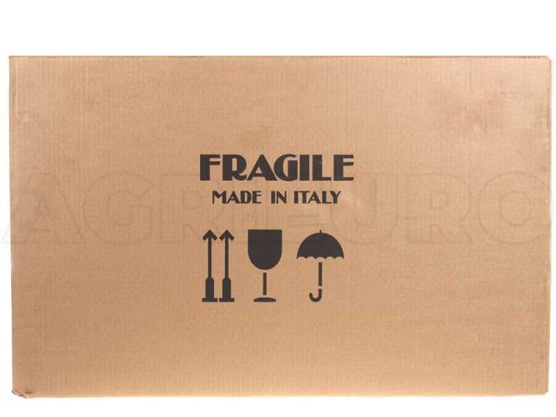 Fama Media con accesorio para cortar la pasta - M&aacute;quina de hacer pasta profesional 2 en 1 - Amasa y extrude