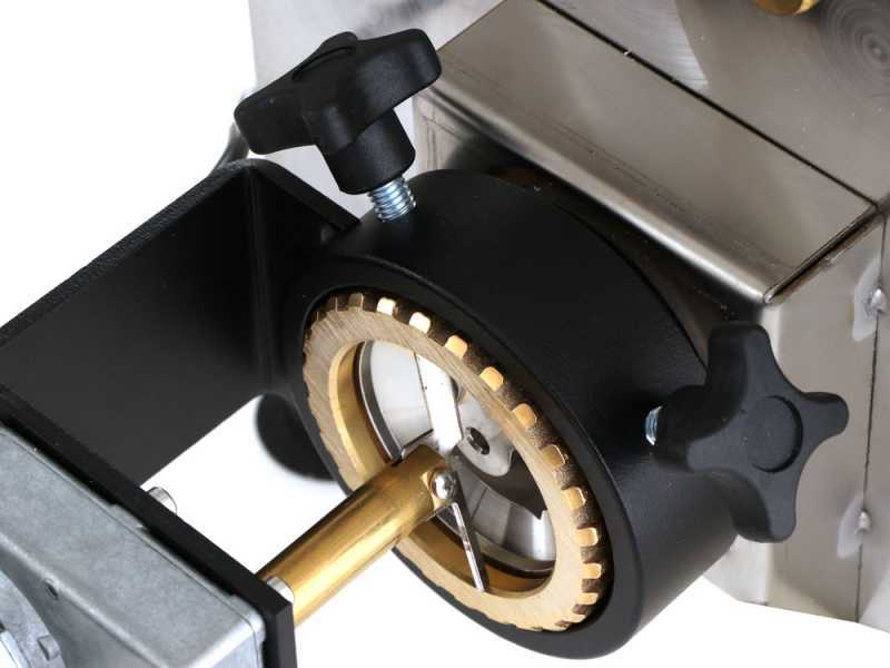 Fama Grande con accesorio para cortar pasta - M&aacute;quina de hacer pasta profesional trif&aacute;sica 2 en 1 - Amasa y extrude