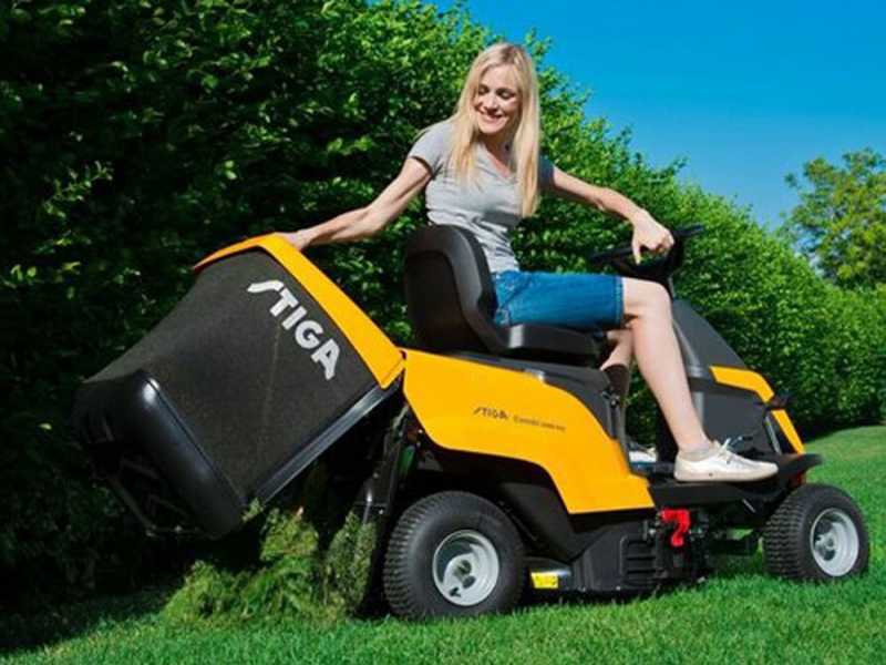 Tractor cortac&eacute;sped Rider Stiga COMBI 166 - Motor 224 cc - Ancho de corte 66 cm