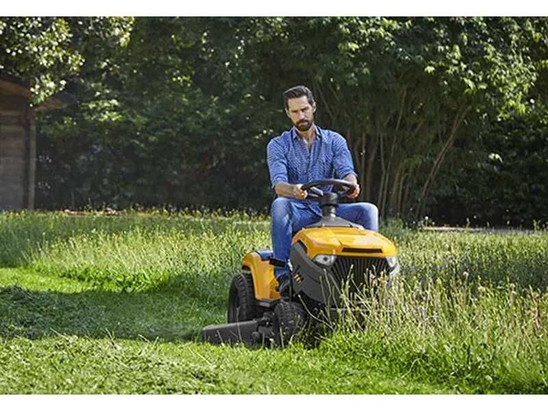 Stiga Tornado 398 - Tractor cortac&eacute;sped con salida lateral y mulching