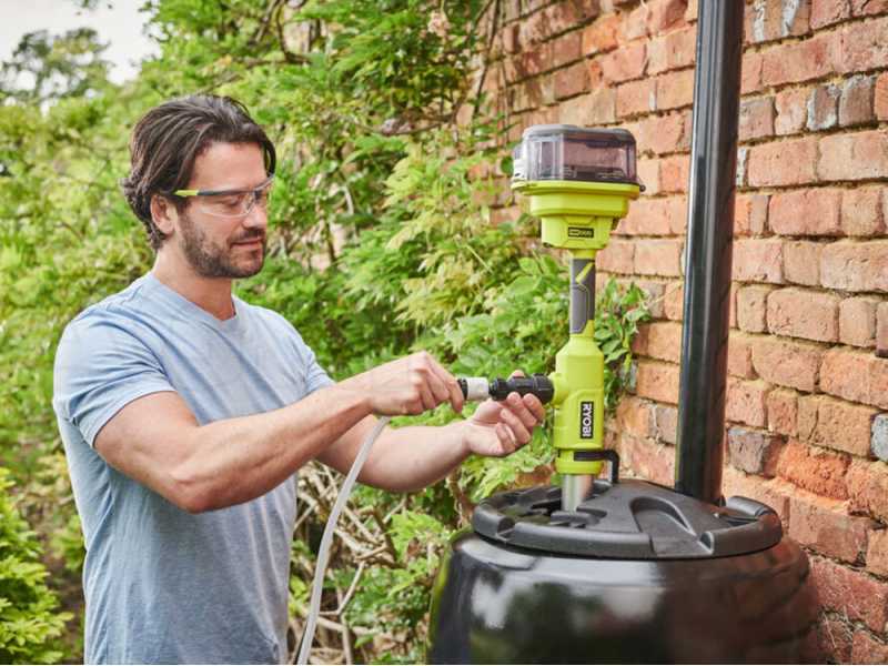 Bomba sumergible para agua limpia RYOBI RY18STPA-0 18 V - 2 Ah