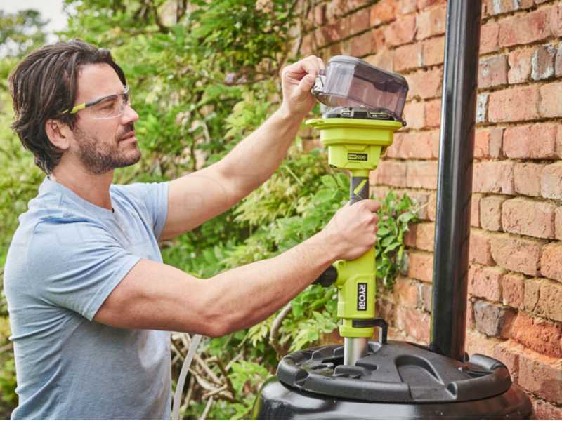 Bomba sumergible para agua limpia RYOBI RY18STPA-0 18 V - 2 Ah