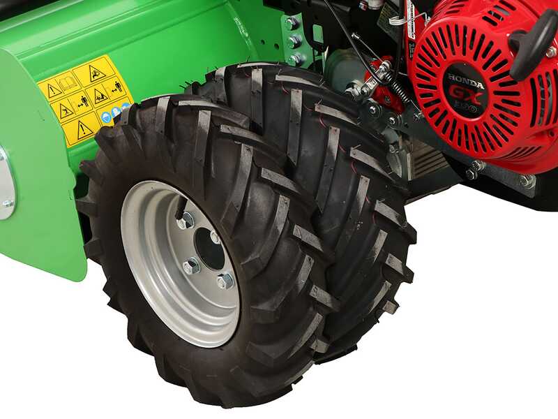 Lampacrescia MGM TTR886 - Desbrozadora de ruedas con martillos - Ruedas gemelas - Honda GX390 Pendientes Fuertes