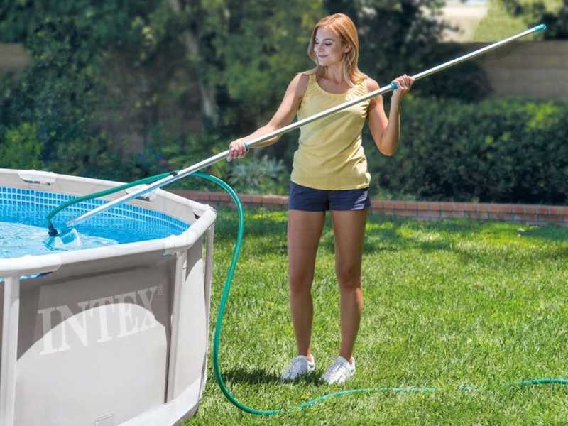 Kit de limpieza para piscinas desmontables Intex 28002