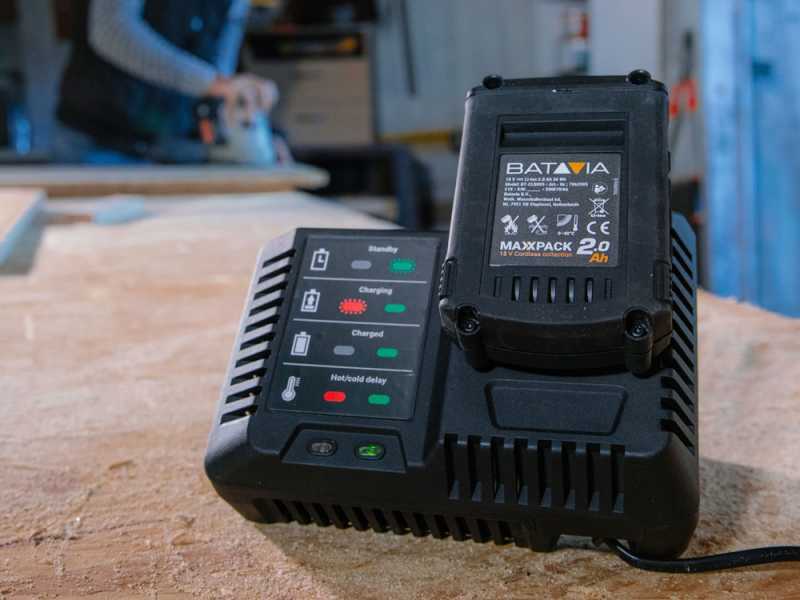 Podadora manual de bater&iacute;a BATAVIA NEXXSAW ULTRA V3.2 - 18V 4AH