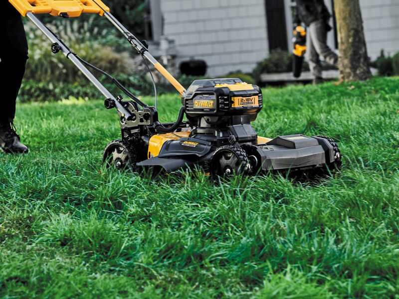 DeWalt DCMWSP564N-XJ - Cortac&eacute;sped de bater&iacute;a 18V - BATER&Iacute;A Y CARGADOR NO EST&Aacute;N INCLUIDOS