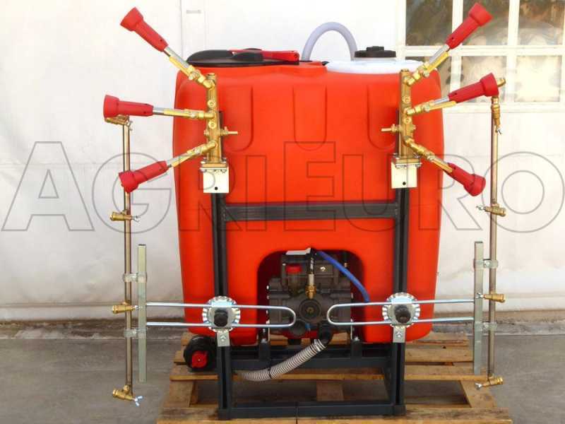 Pulverizador suspendido para tratamientos de tractor compacto Seven Italy - Capacidad 300 l - Bomba APS71