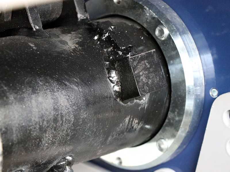 BullMach Rea 165 S - Trituradora para tractor - Serie media - Desplazamiento manual