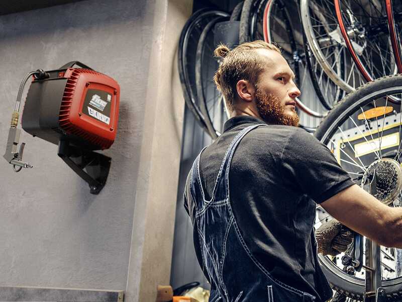 FIAC Compact V230/50 - Compresor de aire el&eacute;ctrico monof&aacute;sico de pared, sin aceite - Motor 1.5 HP 