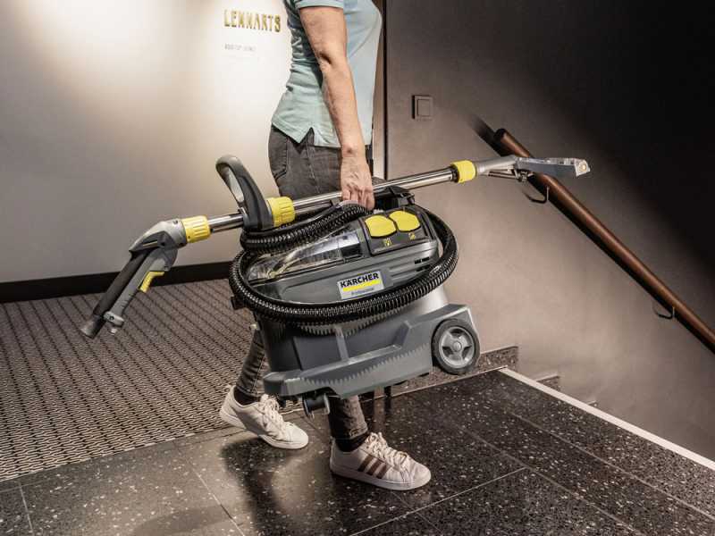 K&auml;rcher Pro Puzzi 8/1 ADV - Pulverizaci&oacute;n/Aspiraci&oacute;n - Lavamoquetas - Potencia 1200 W