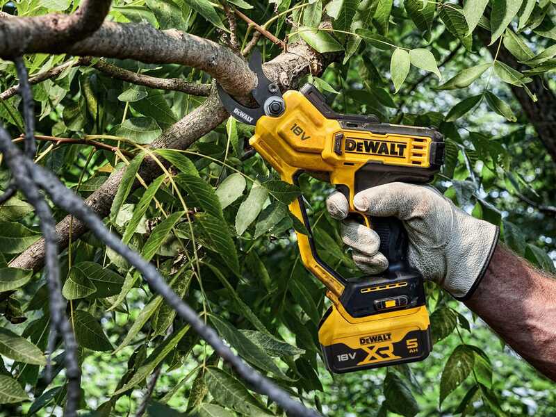DeWalt DCMPP568N-XJ - Tijera el&eacute;ctrica de poda - BATER&Iacute;A Y CARGADOR NO EST&Aacute;N INCLUIDOS