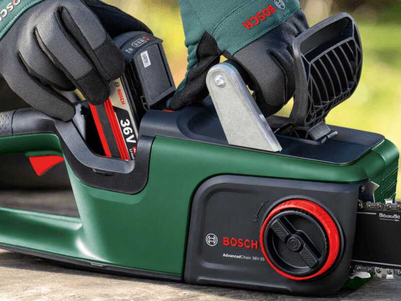 Bosch AdvancedChain 36V-35-40 - Electrosierra de bater&iacute;a de corte - 36V 2Ah - Espada de 35cm