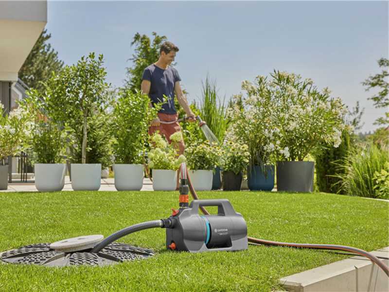 Gardena 4300 Silent - Bomba el&eacute;ctrica autocebante para jard&iacute;n - 650 W
