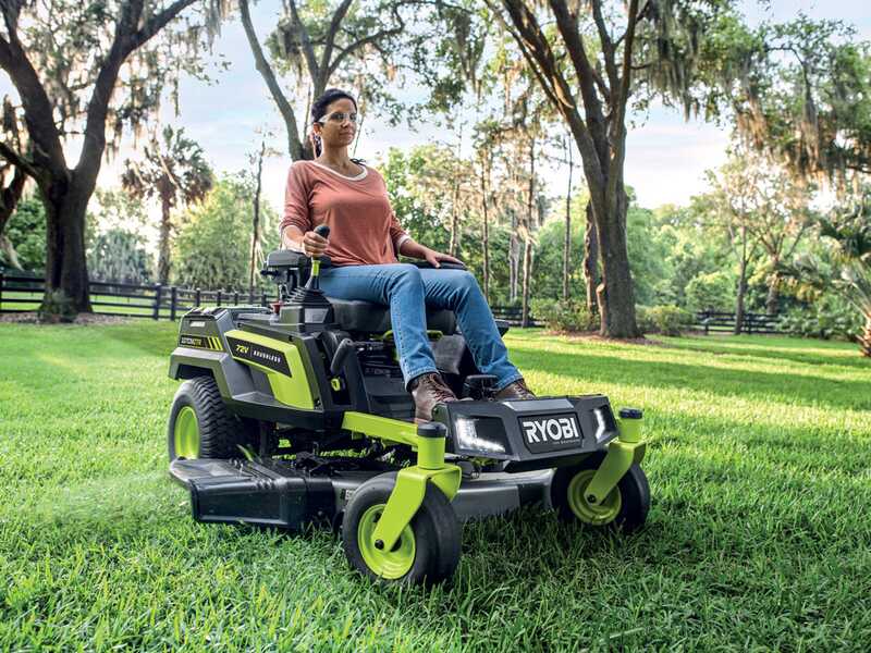 Ryobi ZTRX107 - Tractor cortac&eacute;sped a bater&iacute;a de radio cero - 72V/20Ah - corte de 107 cm - 2en1