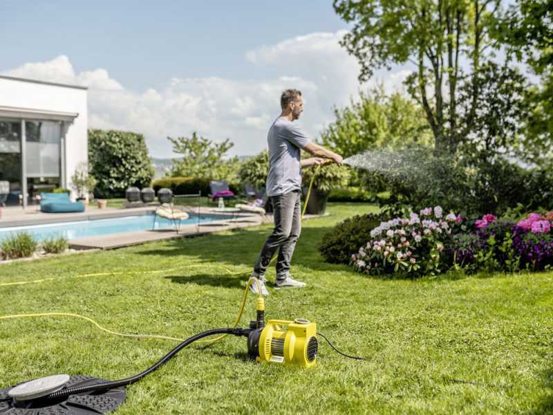 Karcher 4.500 Garden - Bomba el&eacute;ctrica para riego - bomba de jard&iacute;n de 700 W