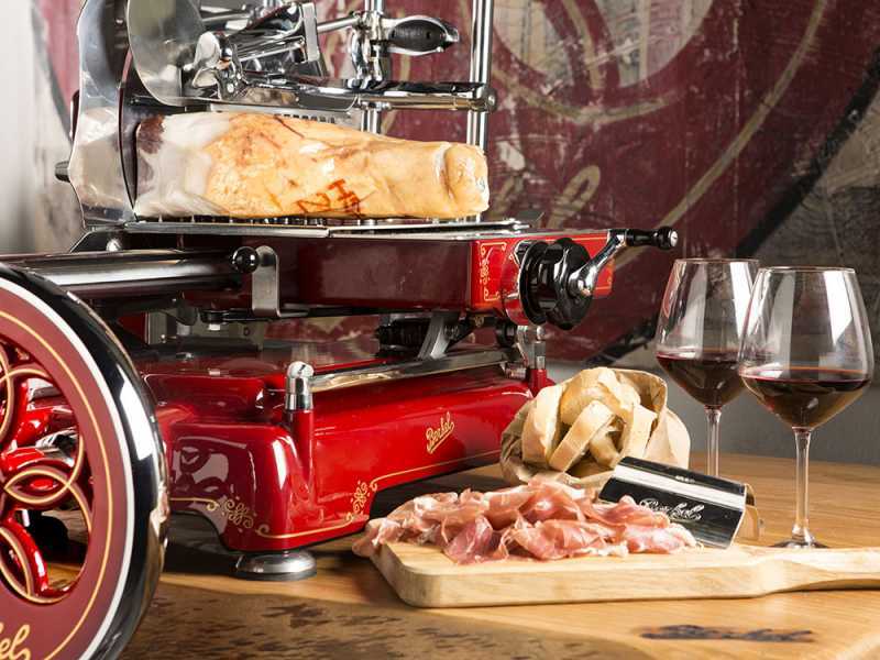 Berkel Tribute Roja - Cortadora de fiambre de volante con pedestal - Cuchilla de acero cromado de 300 mm