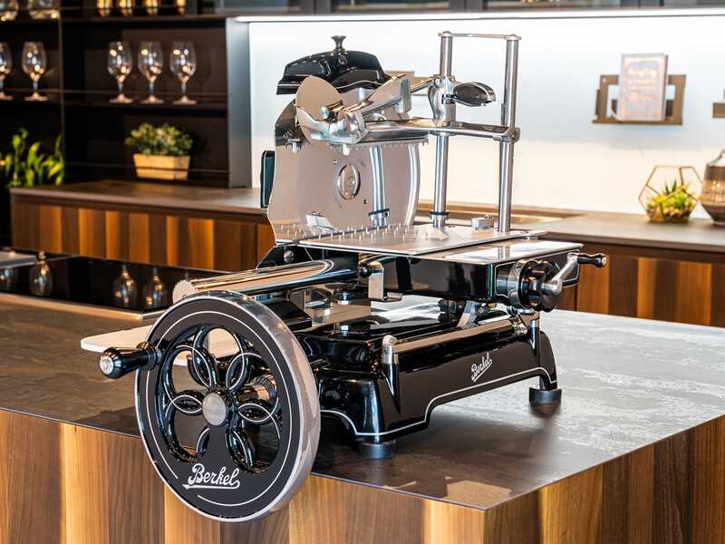 Berkel B3 Negra - Cortadora de fiambre de volante - Cuchilla de acero cromado de 300 mm