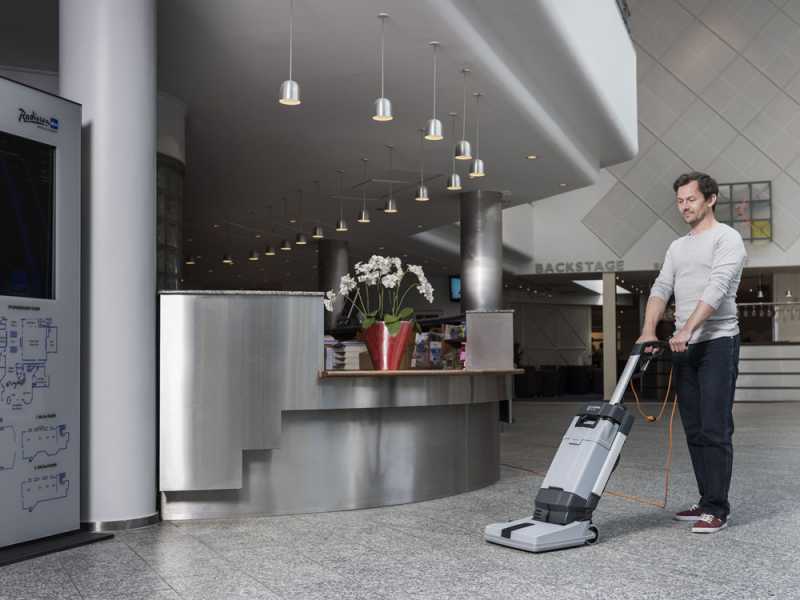 Nilfisk SC100 E base - Fregadora 3 en 1 - lava, seca, aspira - 800W