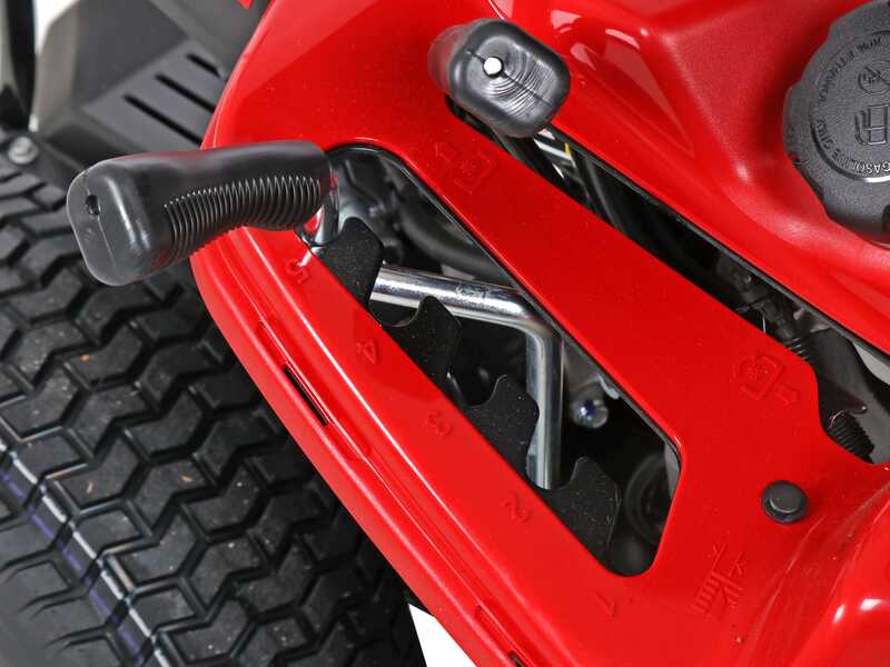 Troy-Bilt TB 76T-S - Tractor cortac&eacute;sped - Salida lateral - Motor de 382cc - Arranque el&eacute;ctrico