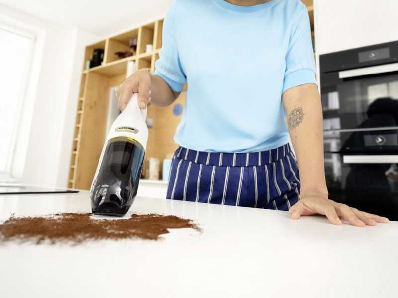 Karcher CVH 2 EU - Aspirador de mano de bater&iacute;a - 7,2 V 2 Ah