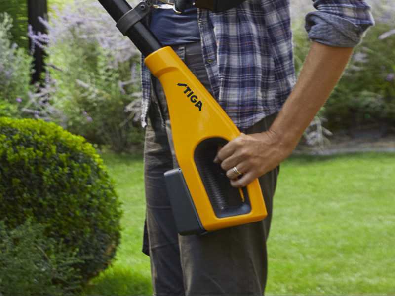 Stiga MT 100e Kit - Podadora/Cortasetos con p&eacute;rtiga - 20V/4Ah