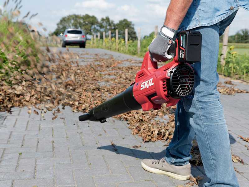 Skil 0330 CA - Soplador de bater&iacute;a - BATER&Iacute;A Y CARGADOR NO EST&Aacute;N INCLUIDOS