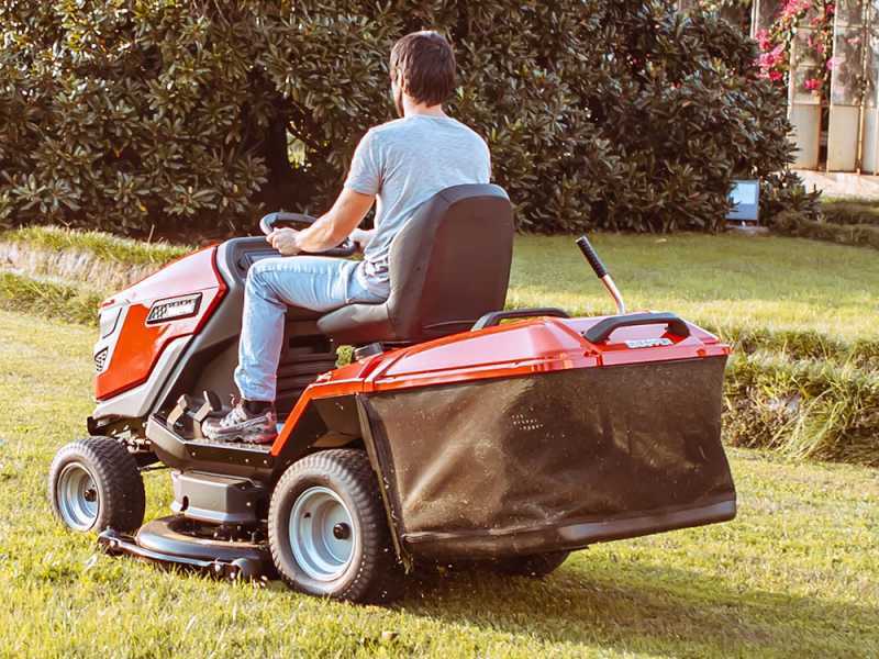 Snapper RTX122 - Tractor cortac&eacute;sped - Briggs&amp;Stratton 724cc - Recogedor - Mulching