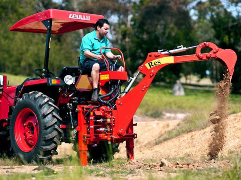 Agrieuro Top Line RES15 - Retroexcavadora para tractor con desplazamiento lateral