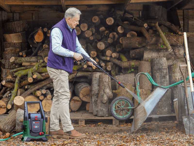 BOSCH UniversalAquatak 36V-100 - Hidrolimpiadora de bater&iacute;a - 100 bar - 36V + Manguera autocebante - BATER&Iacute;A Y CARGADOR NO EST&Aacute;N INCLUIDOS