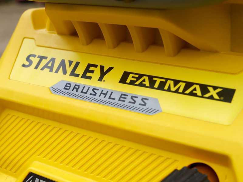Stanley SFMCPW1500B-XJ - Hidrolimpiadora de bater&iacute;a - 100 bar - 2x 18V 4Ah
