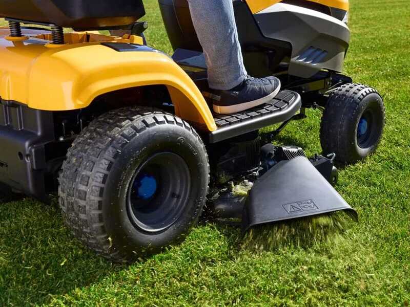 Stiga Tornado 598e - Motor el&eacute;ctrico de bater&iacute;a 48V/40Ah - Salida lateral