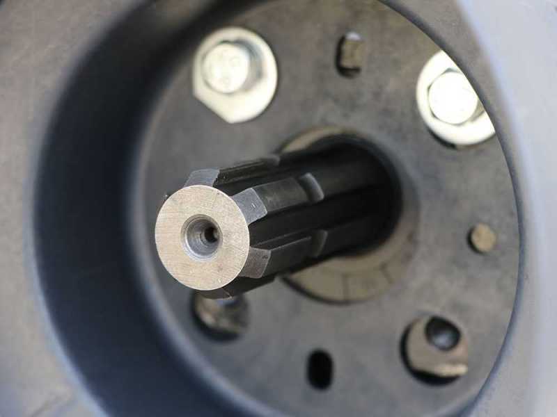 BlackStone RMOH 135 - Trituradora para tractor - Serie Mediana - Desplazamiento hidr&aacute;ulico