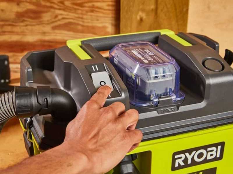 Ryobi RV1811-0 - Aspirador de s&oacute;lidos y l&iacute;quidos port&aacute;til de bater&iacute;a - BATER&Iacute;A Y CARGADOR NO INCLUIDOS
